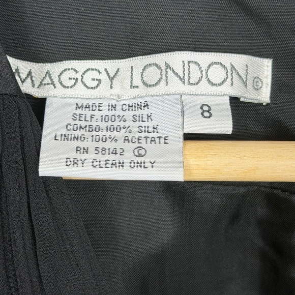Maggy London 100% Silk Black Sleeveless dress - Picture 9 of 9